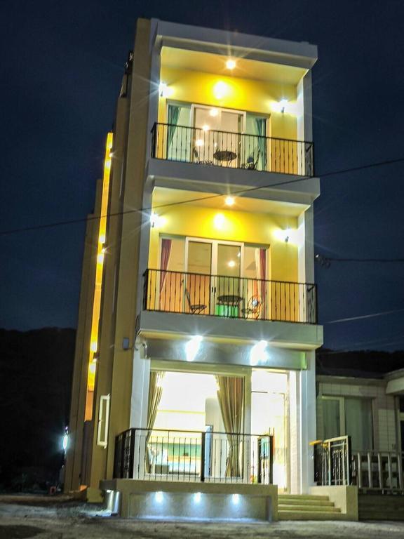 Tiffany Homestay Cape Eluanbi Экстерьер фото